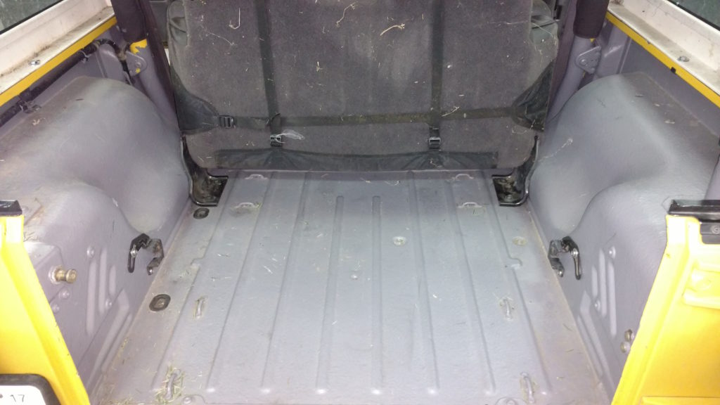 Installing the Back Seat on my 2000 Jeep Wrangler TJ Geek!